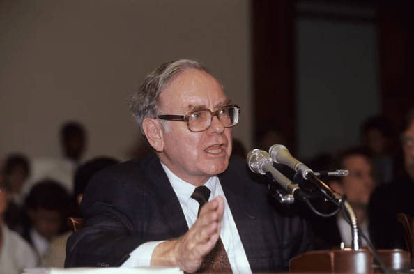 A picture of Warren Buffett. The one who introduced the 70/30 Rule - Ultima Markets