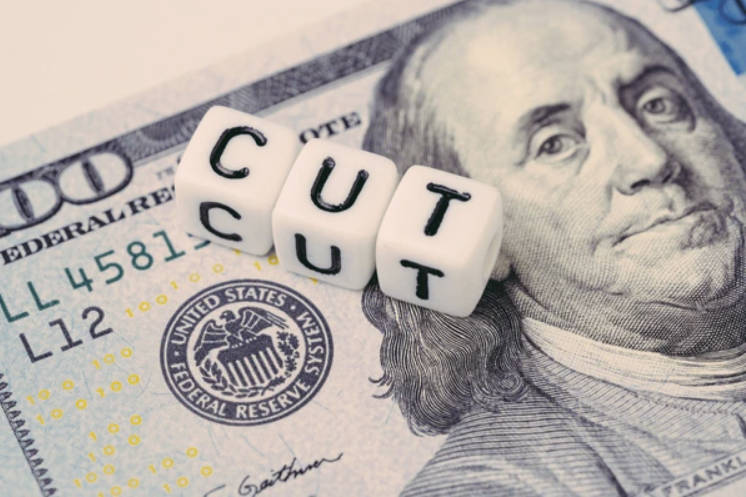 Listing down the current market sentiment that indicates a near Next Fed Rate Cut - Ultima Markets