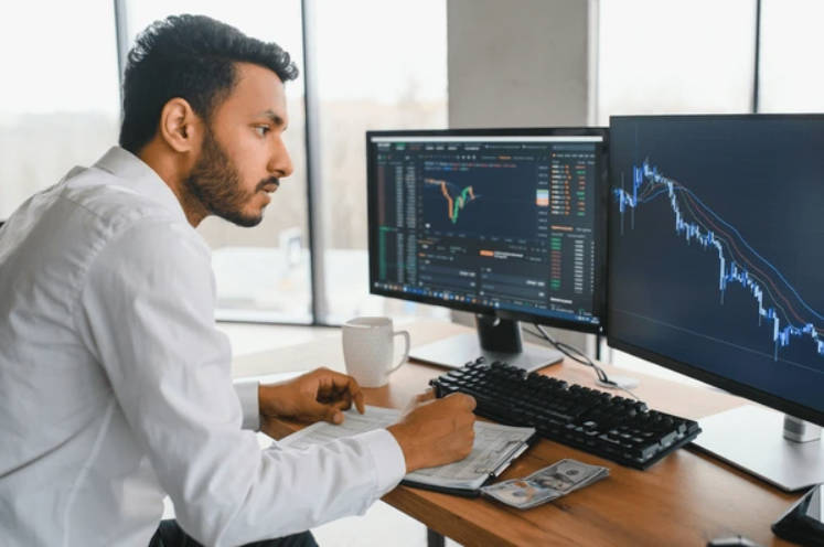 A Parabolic SAR indicator can give useful signals. Best combined with other indicators to assist and confirm. - Ultima Markets