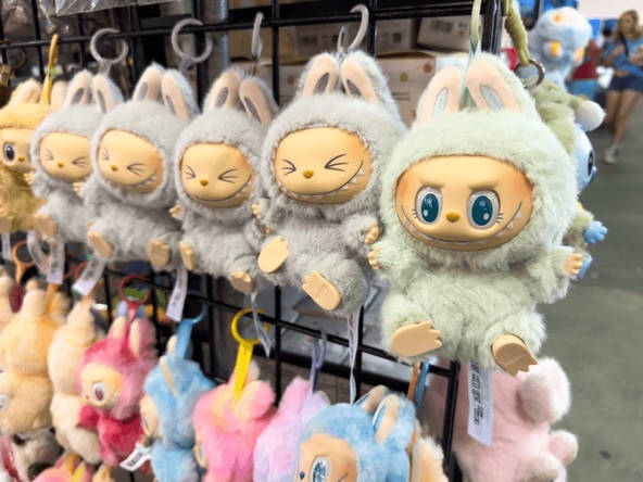 BLACKPINK’s Lisa was seen carrying a Labubu keychain and it hyped up a trend, indirectly trajected the Pop Mart stock. - Ultima Markets