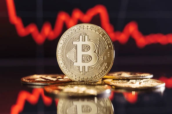 Bitcoin prices briefly printed near the 105k area before stabilising. - Ultima Markets