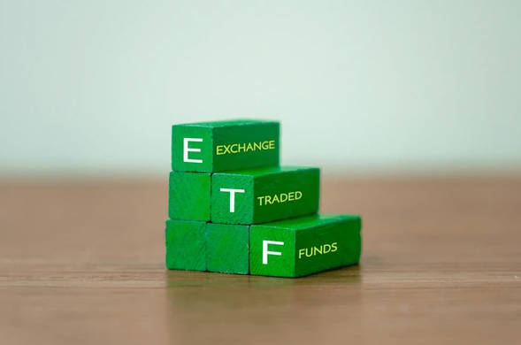 etf | Ultima Markets An ETF is a fund that lists on an exchange. - Ultima Markets