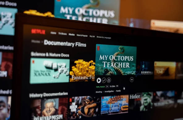 Q2 netflix earnings report revenue .08B, 34 percent operating margin, with EPS .19. - Ultima Markets
