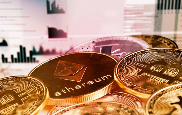 In crypto, many brokers provide native OCO that pairs a limit with a stop limit so only one can execute. - Ultima Markets