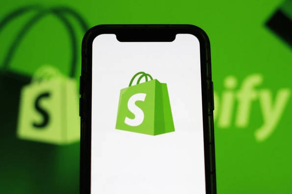 After the Shopify stock split, Shopify’s share price didn’t experience a dramatic post-split surge. - Ultima Markets