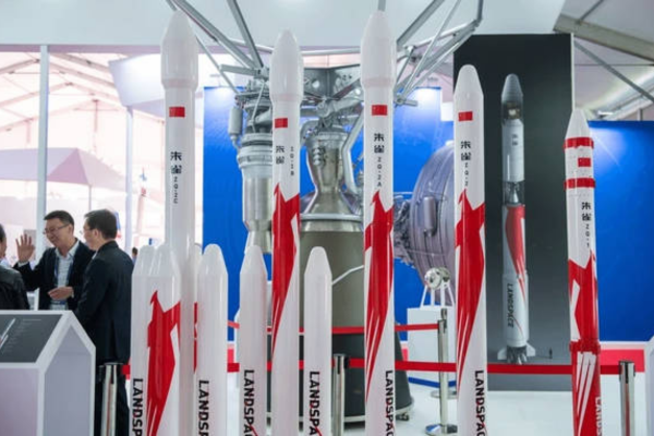 LandSpace and its Zhuque 2 models shown in an exhibition. - Ultima Markets