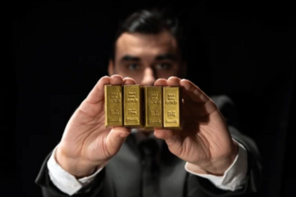 Analysts from JP Morgan projects an optimistic gold price prediction 2026 to reach $5055 per ounce by Q4. - Ultima Markets