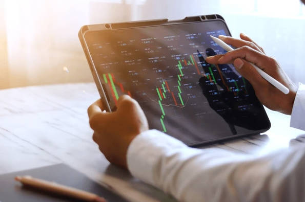 bonds3 | Ultima Markets Bonds vs stocks play different roles in a portfolio. - Ultima Markets