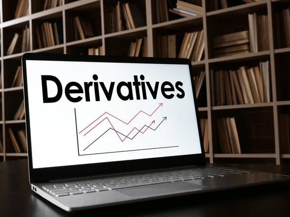 Learning how to trade derivatives can be challenging. - Ultima Markets