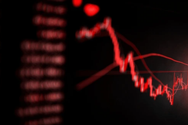 paper hands refers to traders or investors who sell off their positions at the first sign of market volatility or price drops, usually out of fear. - Ultima Markets