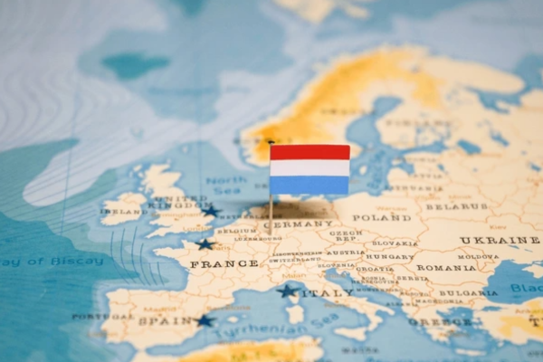 Luxembourg uses the euro (€) as its official and everyday currency. - Ultima Markets