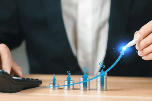 Does VOO pay dividends every month? - Ultima Markets