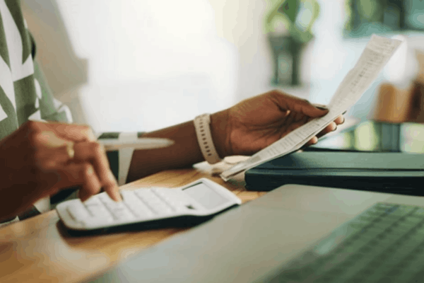 To achieve a balance, investors should consider a diversified approach. - Ultima Markets