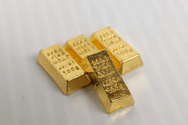 Gold ETF vs Physical Gold: Which Is Better for you? - Ultima Markets