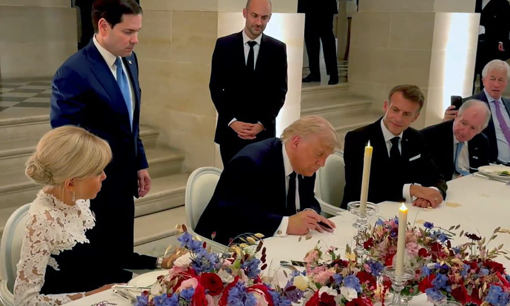 US President Donald Trump signs a deal with Iran for a ceasefire. -Ultima Markets