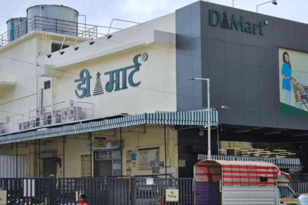 Radhakishan Damani is the founder of DMart. - Ultima Markets